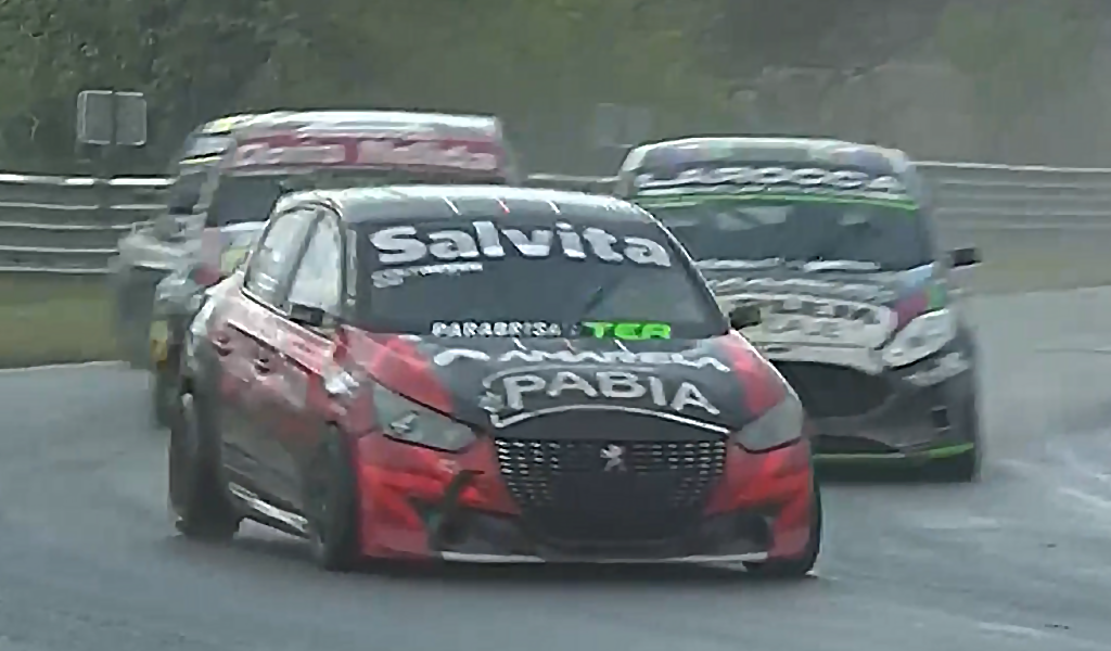 Sobre una pista difícil, Coltrinari conservó la punta del campeonato.