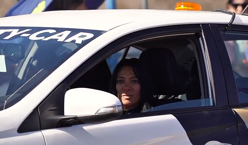 Por primera vez una mujer en el «Safety Car» liderando las sesiones de las motos en el Güemes.